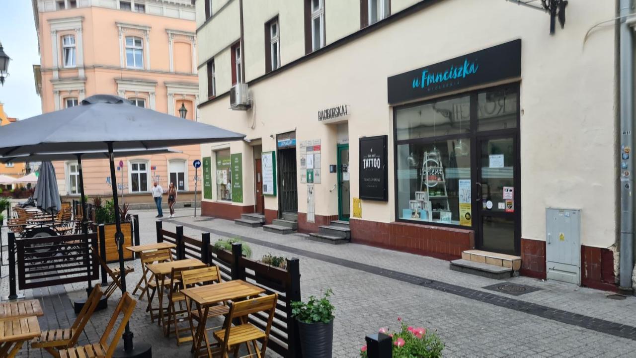 Raciborska Royal Apartment - Miejsce Parkingowe Na Parkingu Strzezonym Gliwice Eksteriør bilde