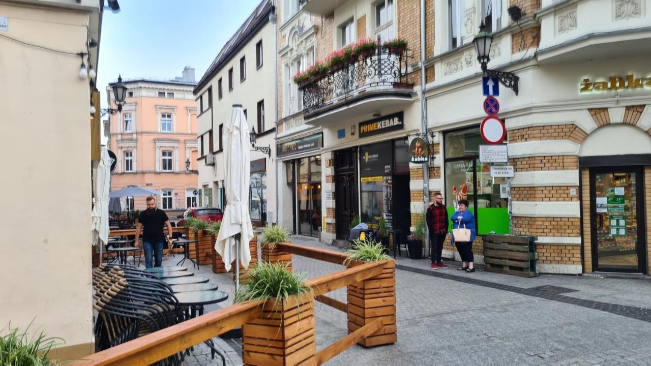 Raciborska Royal Apartment - Miejsce Parkingowe Na Parkingu Strzezonym Gliwice Eksteriør bilde