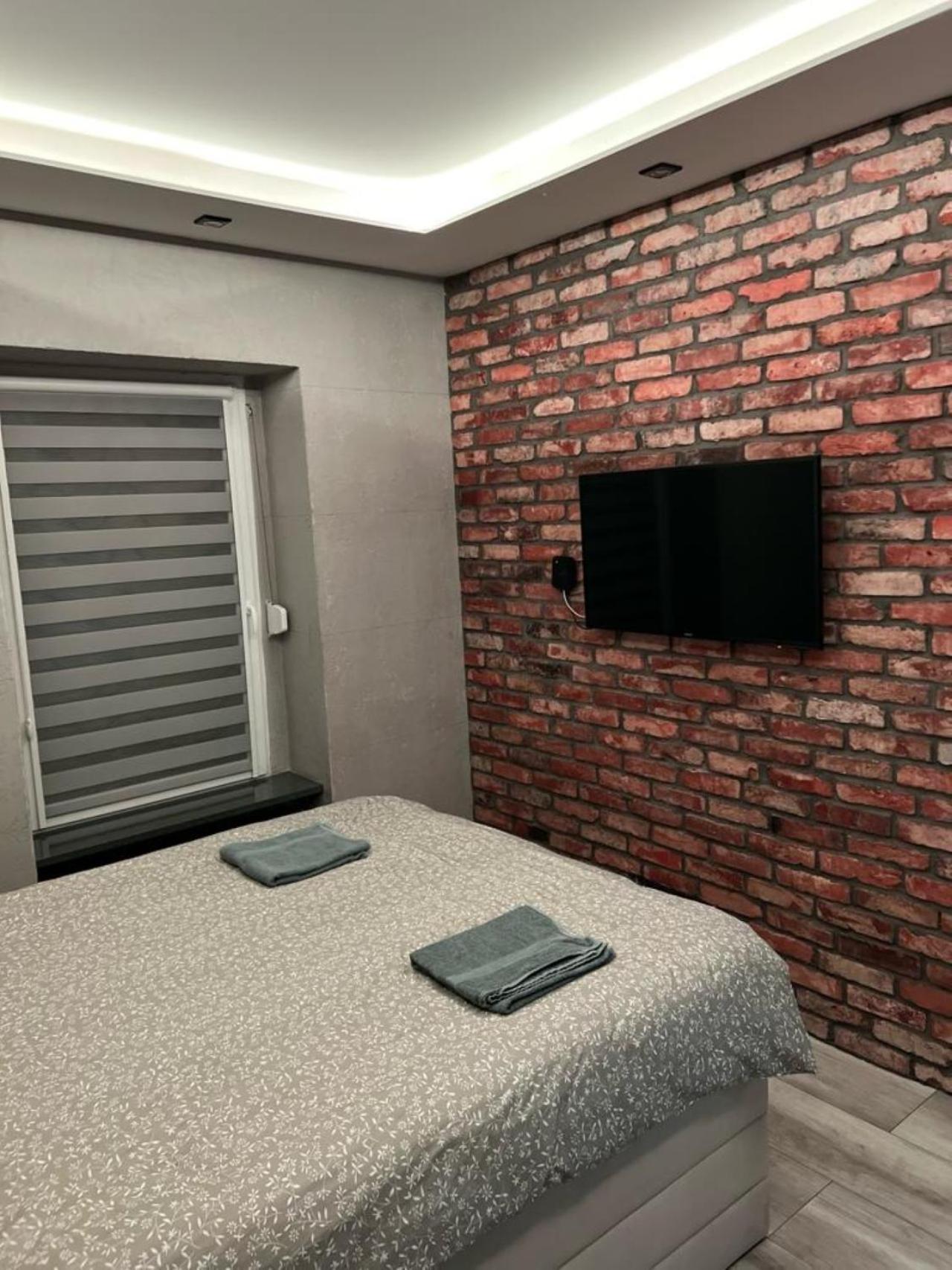 Raciborska Royal Apartment - Miejsce Parkingowe Na Parkingu Strzezonym Gliwice Eksteriør bilde